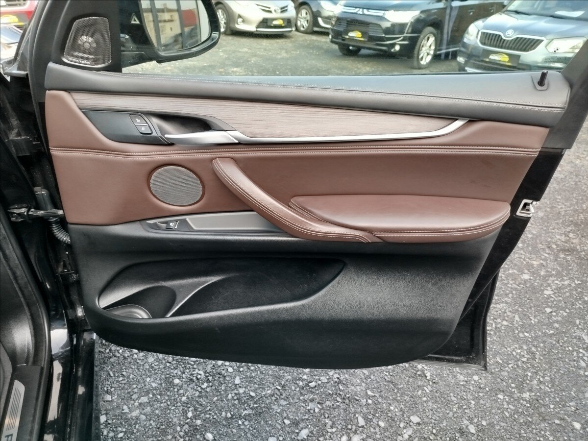 BMW X5 SUV 3,0 l 280 kw