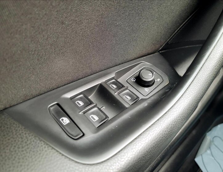 Volkswagen Passat Kombi 1,6 l 88 kw