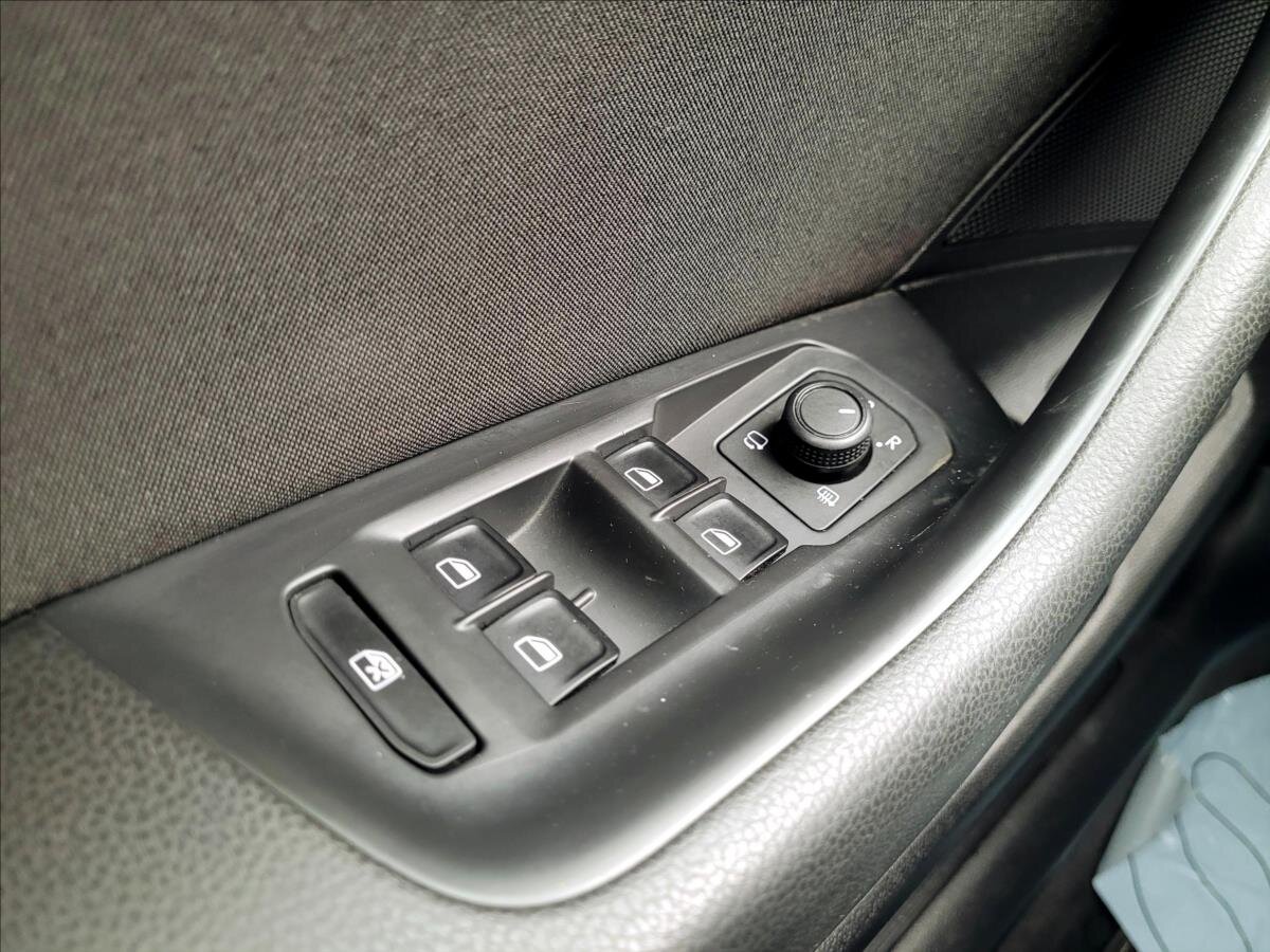 Volkswagen Passat Kombi 1,6 l 88 kw