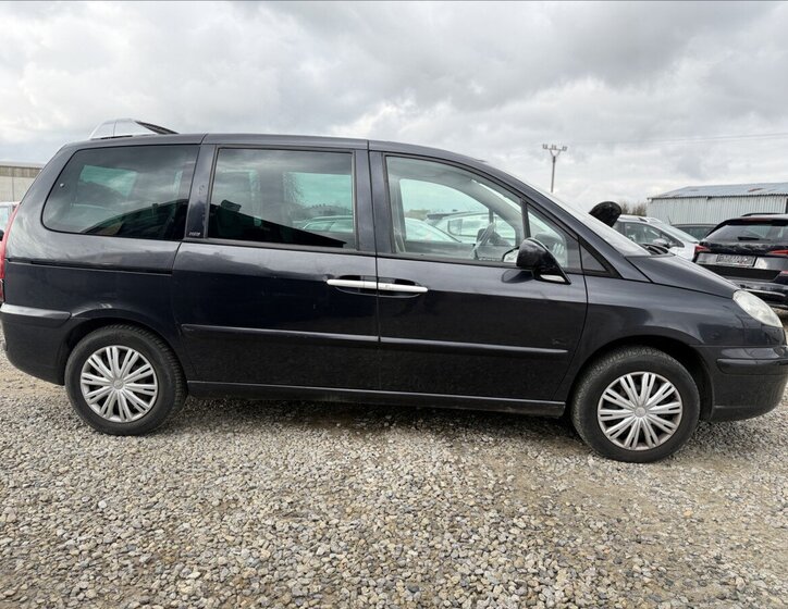 Peugeot 807 MPV 2,2 l 94 kw