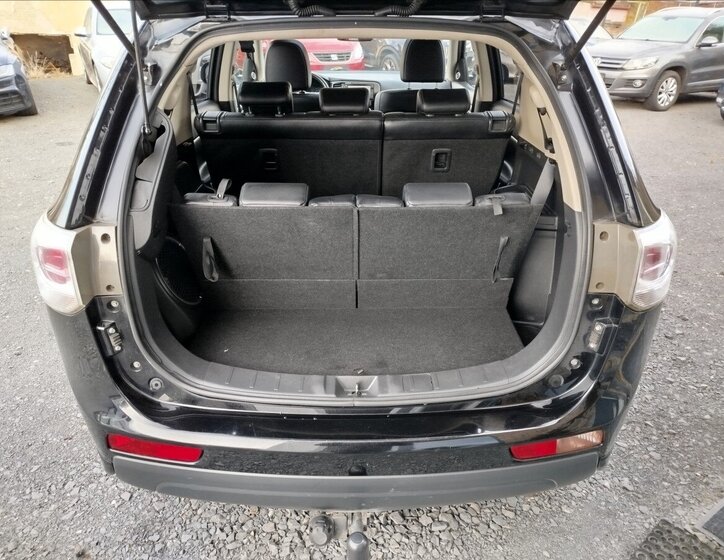 Mitsubishi Outlander SUV 2,3 l 110 kw