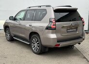 Toyota Land Cruiser SUV 2,8 l 150 kw