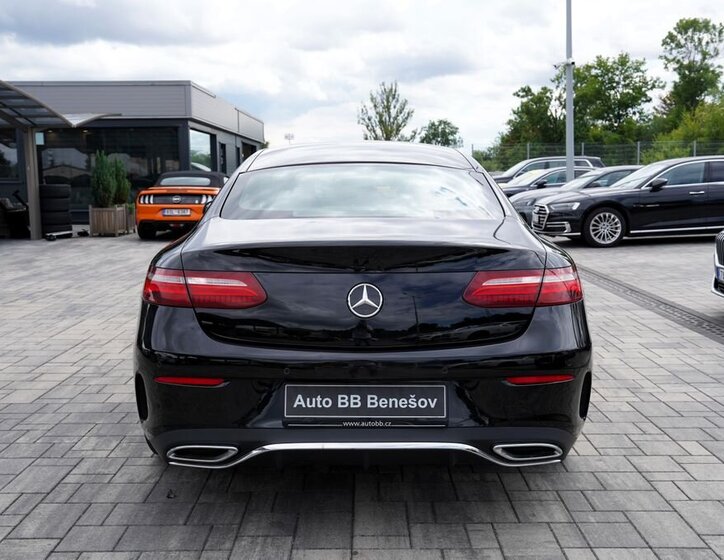 Mercedes-Benz Třídy E Kupé 2,0 l 180 kw