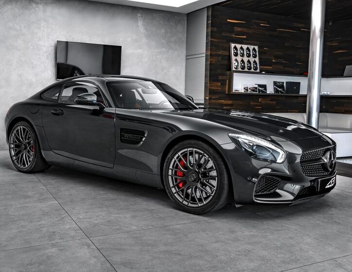 Mercedes-Benz AMG GT 4