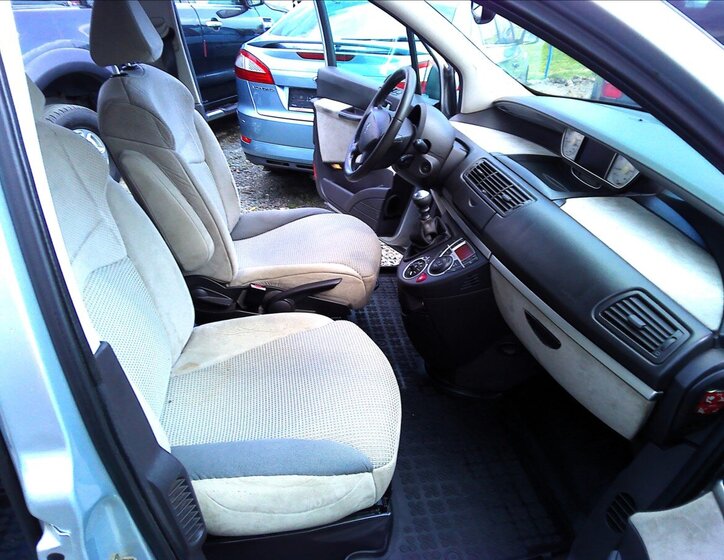 Peugeot 807 MPV 2,0 l 100 kw