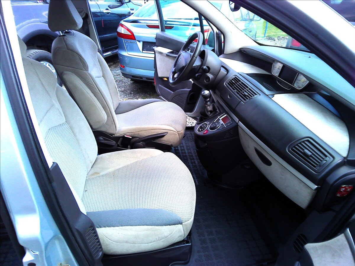 Peugeot 807 MPV 2,0 l 100 kw