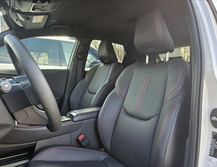 Lexus LBX SUV / Terénní 1,5 l 100 kw