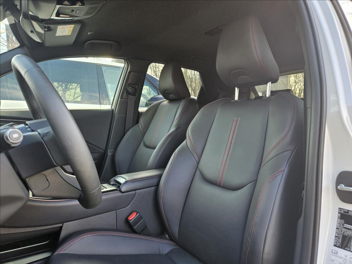 Lexus LBX SUV / Terénní 1,5 l 100 kw