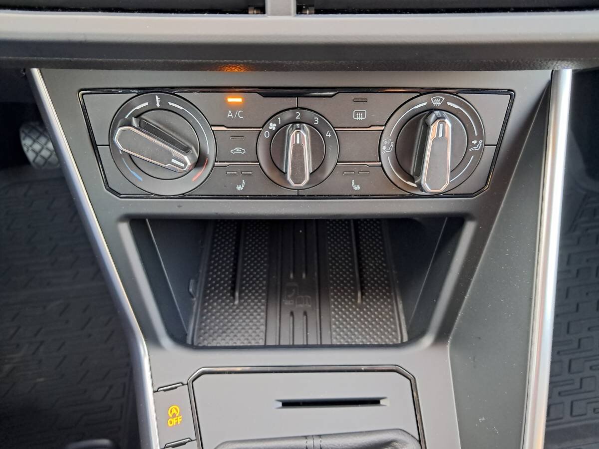 Volkswagen Polo Hatchback 999,0 70 kw