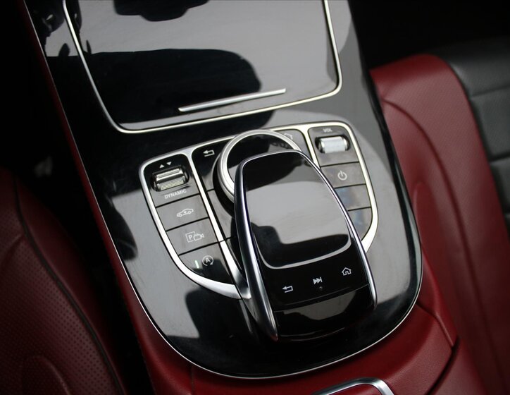 Mercedes-Benz CLS Sedan / Limuzína 3,0 l 270 kw