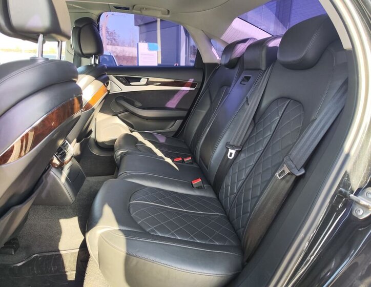 Audi A8 Sedan / Limuzína 3,0 l 190 kw