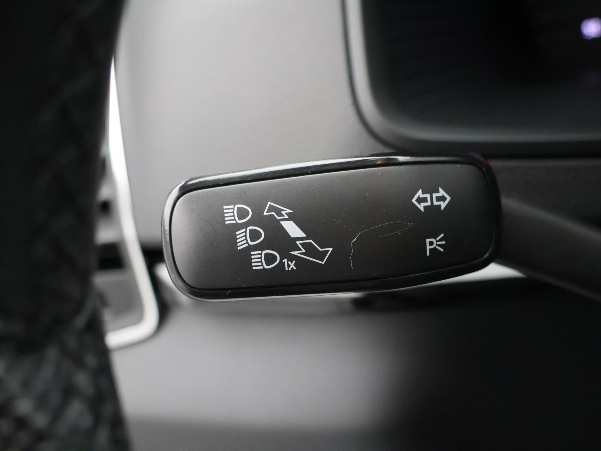 Škoda Karoq SUV / Terénní 1,6 l 85 kw