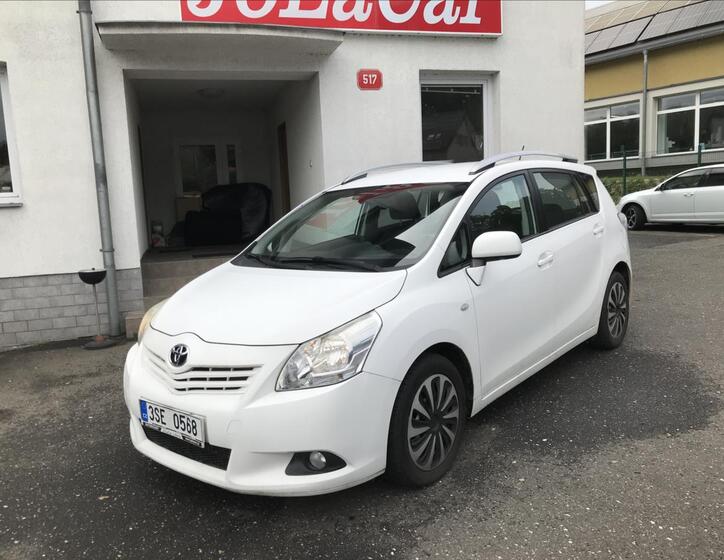 Toyota Verso 3