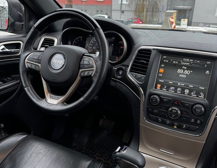 Jeep Grand Cherokee 9