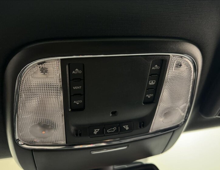 Jeep Grand Cherokee 32