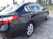 Renault Latitude Sedan / Limuzína 2,0 l 110 kw