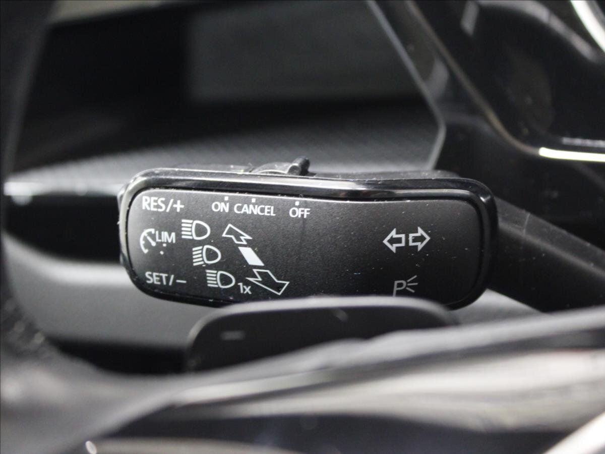 Volkswagen Touran MPV 1,5 l 110 kw