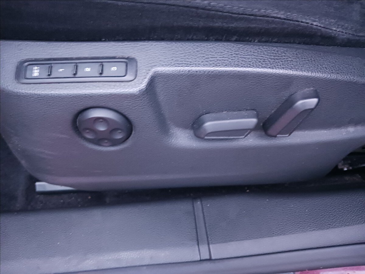 Škoda Superb Sedan / Limuzína 2,0 l 125 kw