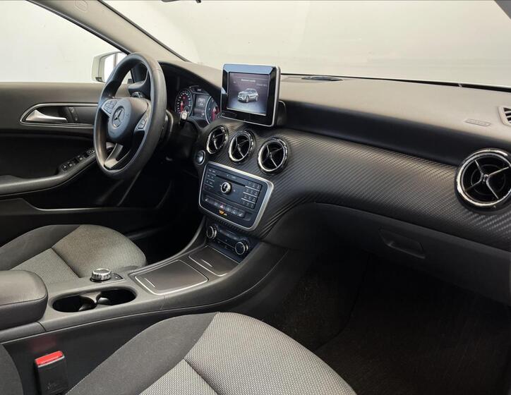 Mercedes-Benz GLA 14