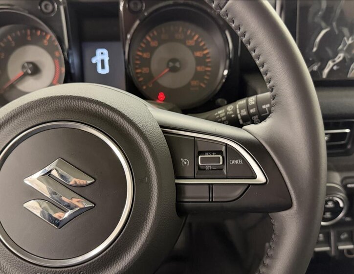 Suzuki Jimny SUV 1,5 l 75 kw