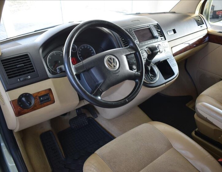 Volkswagen Multivan VAN-Minibus 2,5 l 128 kw