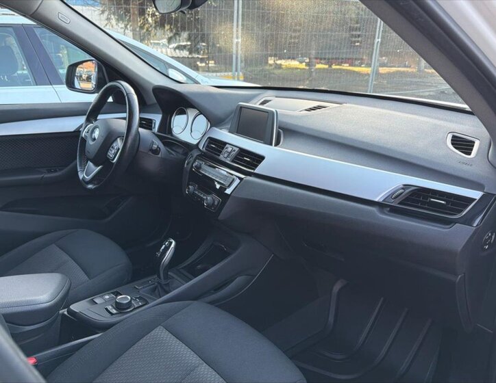 BMW X1 Kombi 2,0 l 141 kw