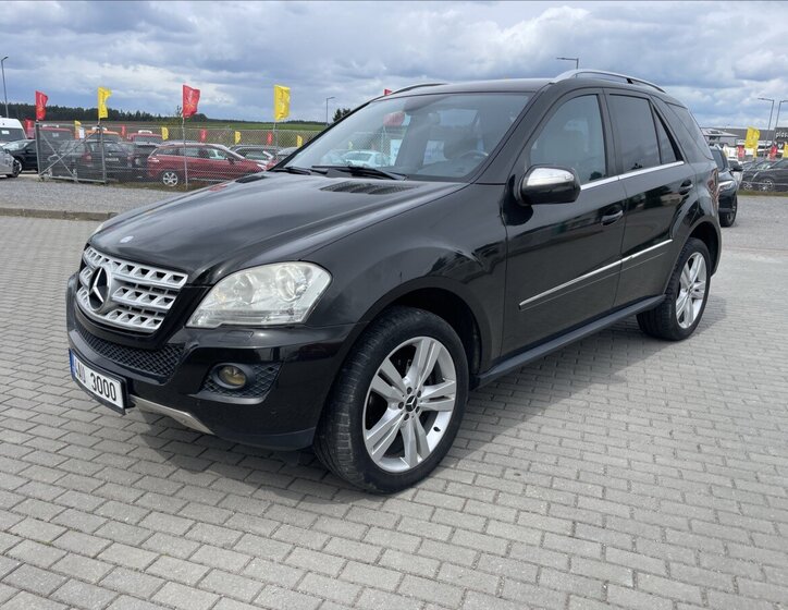 Mercedes-Benz Třídy M SUV / Terénní 3,0 l 165 kw