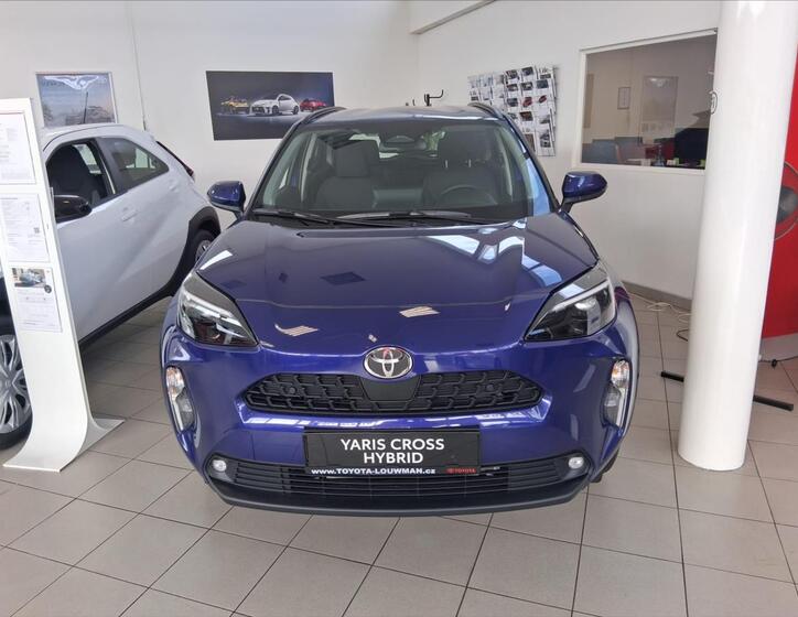 Toyota Yaris Cross 4