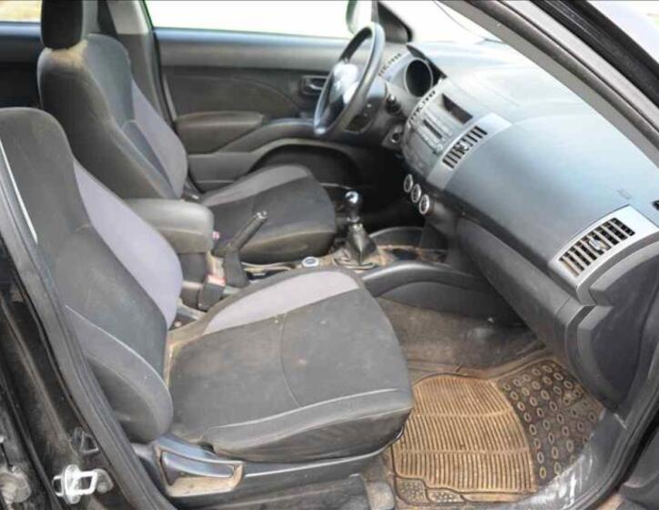 Mitsubishi Outlander 20