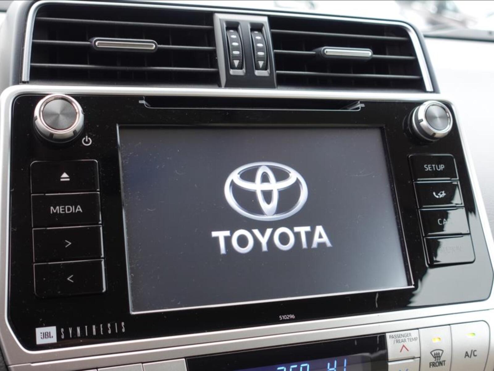 Toyota Land Cruiser 18