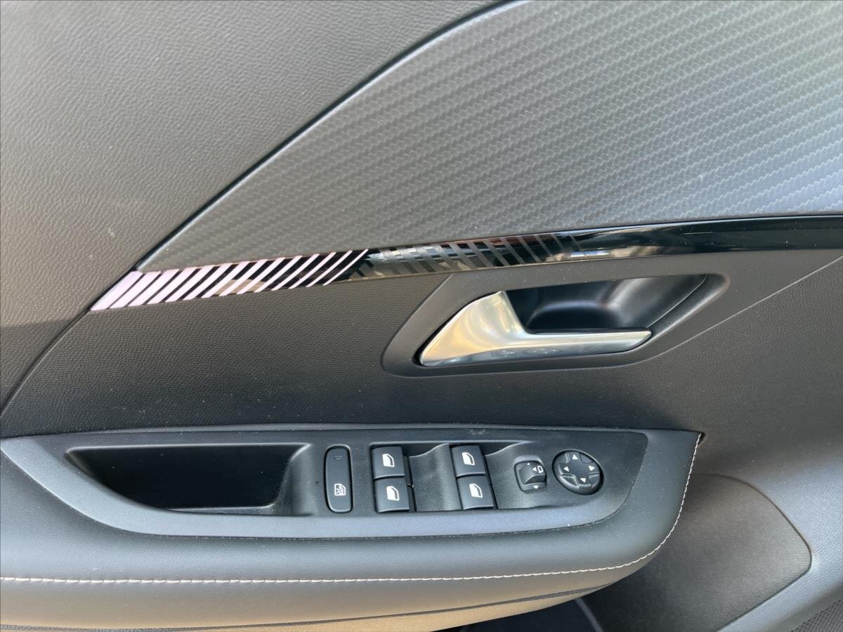 Peugeot 208 Hatchback 1,2 l 74 kw