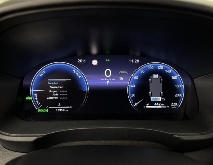 Toyota Yaris Cross 13