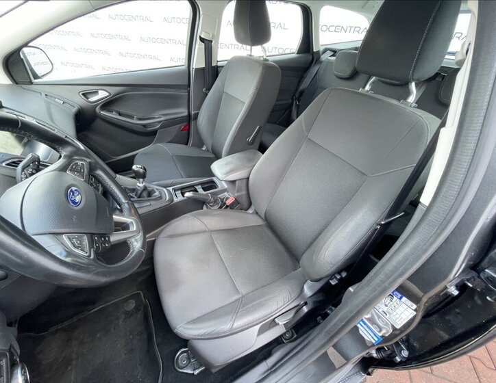 Ford Focus Kombi 999,0 92 kw