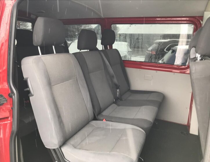 Volkswagen Transporter Kombi 2,0 l 62 kw