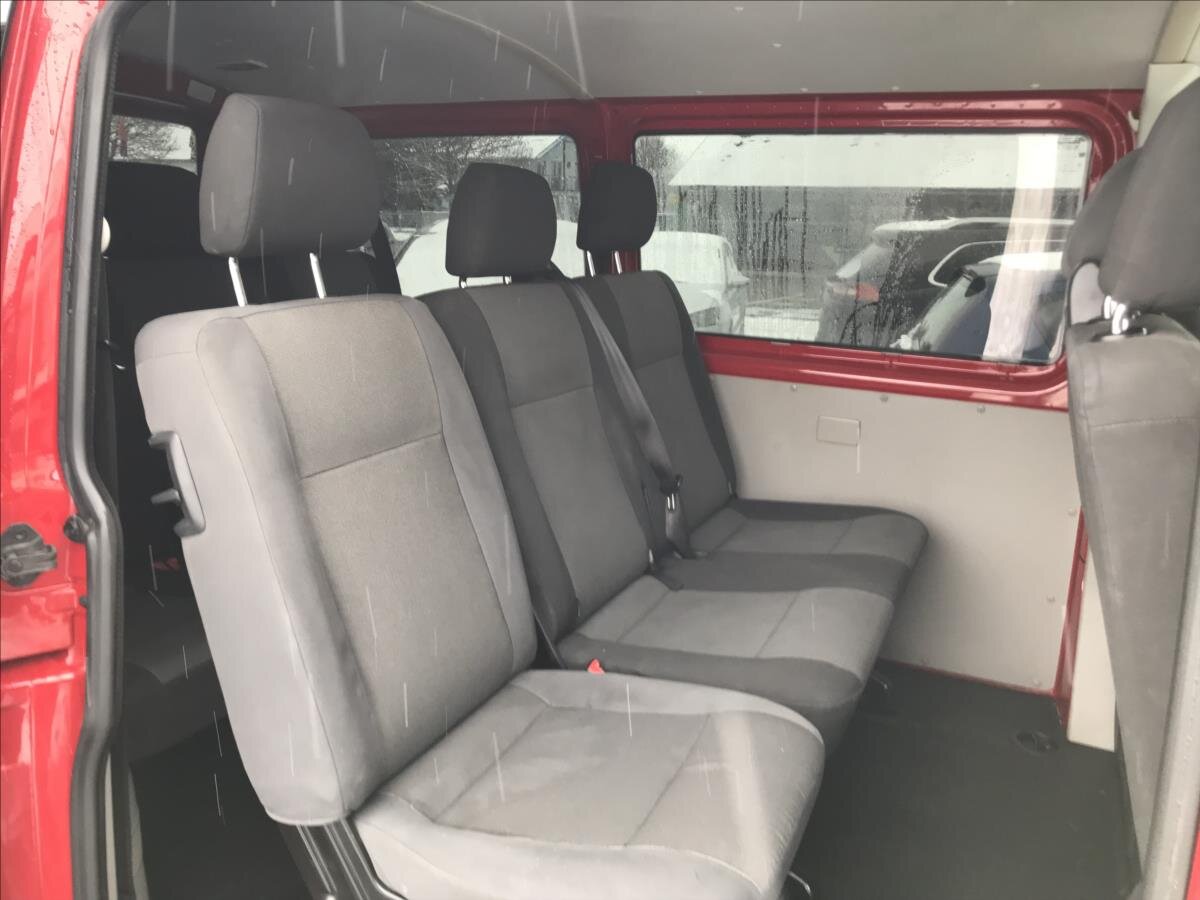 Volkswagen Transporter Kombi 2,0 l 62 kw