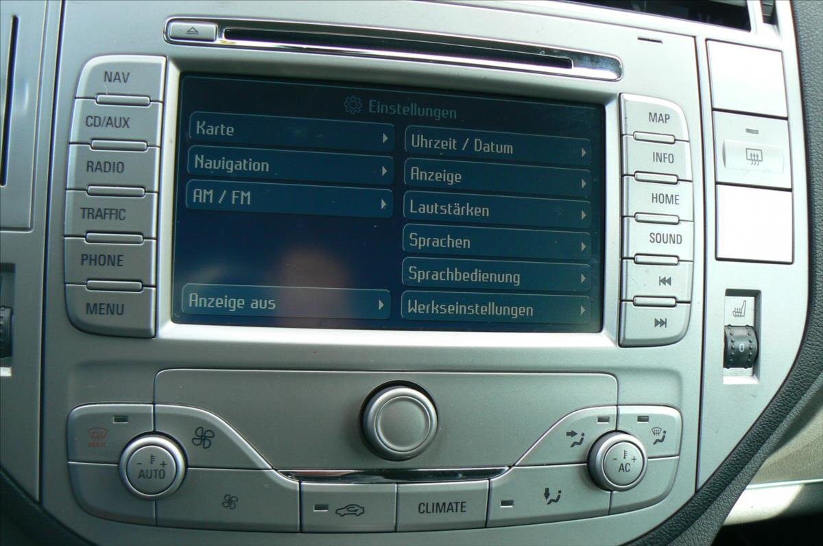 Ford Kuga SUV / Terénní 2,0 l 100 kw