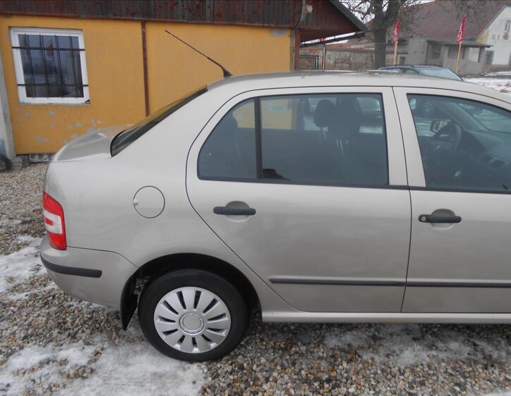 Škoda Fabia Sedan / Limuzína 1,2 l 47 kw