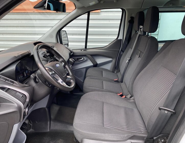 Ford Tourneo Custom MPV 2,0 l 96 kw