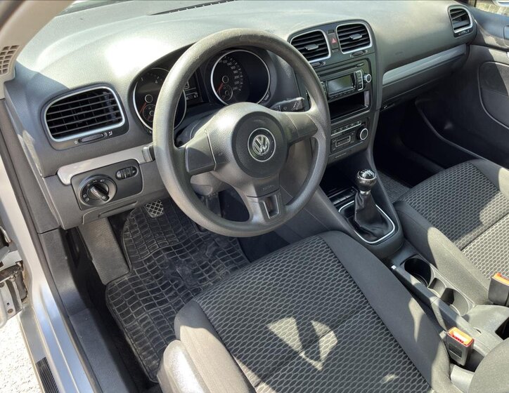 Volkswagen Golf Kombi 1,6 l 77 kw