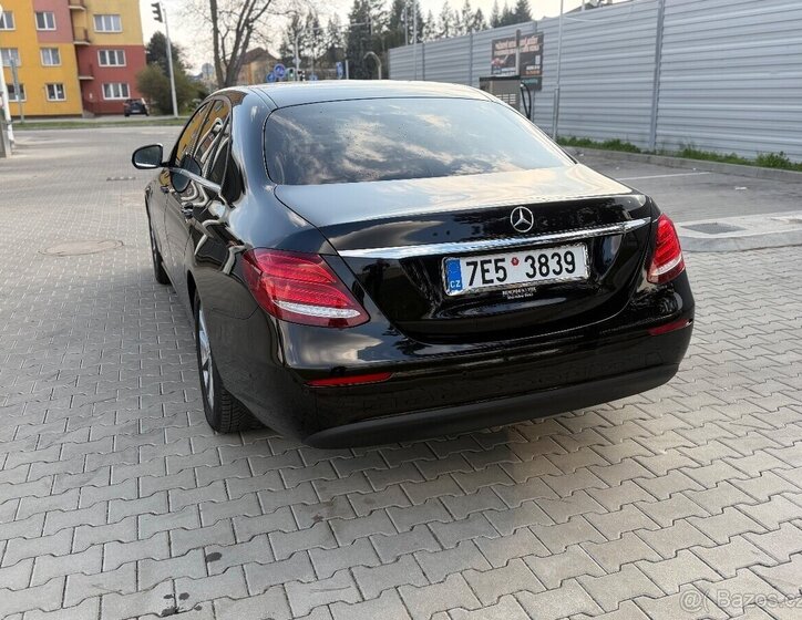 Mercedes-Benz Třídy E Sedan / Limuzína 0,0 110 kw