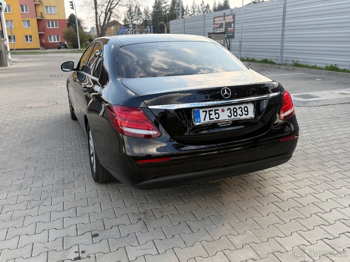 Mercedes-Benz Třídy E Sedan / Limuzína 0,0 110 kw