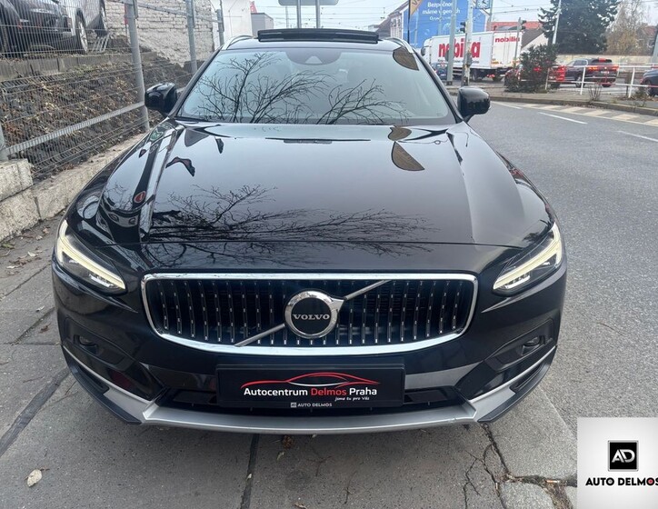 Volvo V90 52