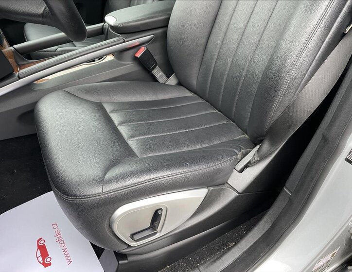 Mercedes-Benz Třídy M SUV / Terénní 3,5 l 200 kw