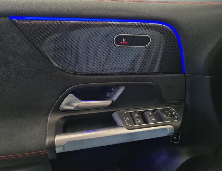 Mercedes-Benz GLB 12