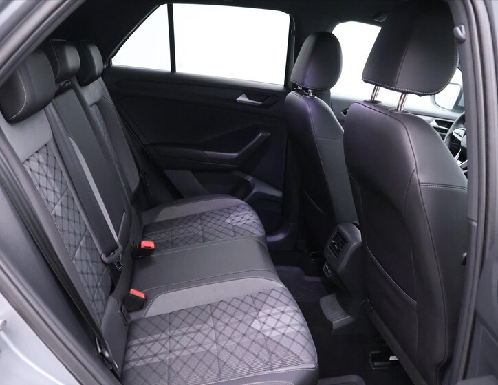 Volkswagen T-Roc SUV / Terénní 2,0 l 110 kw