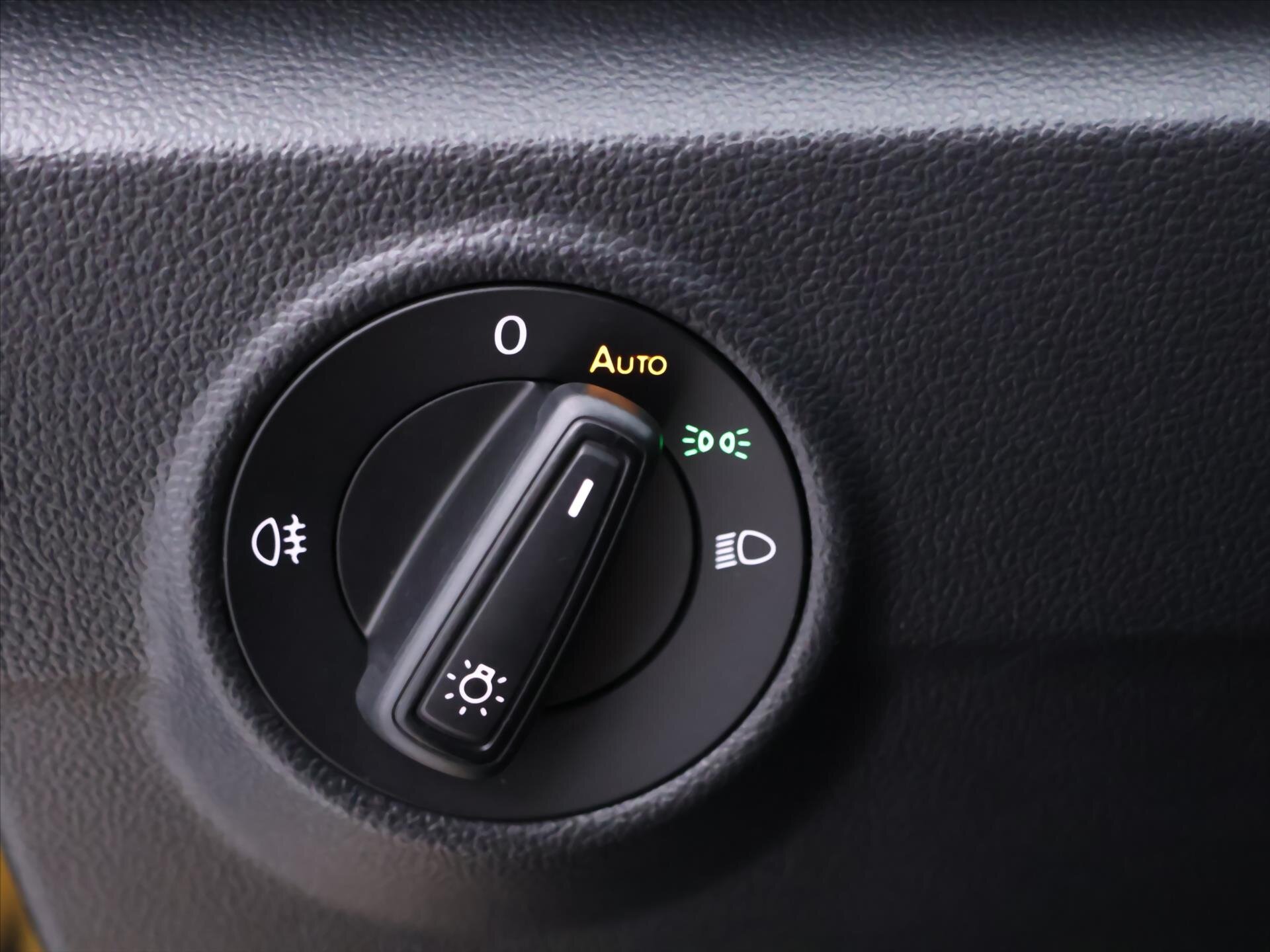 Volkswagen T-Roc SUV / Terénní 999,0 85 kw