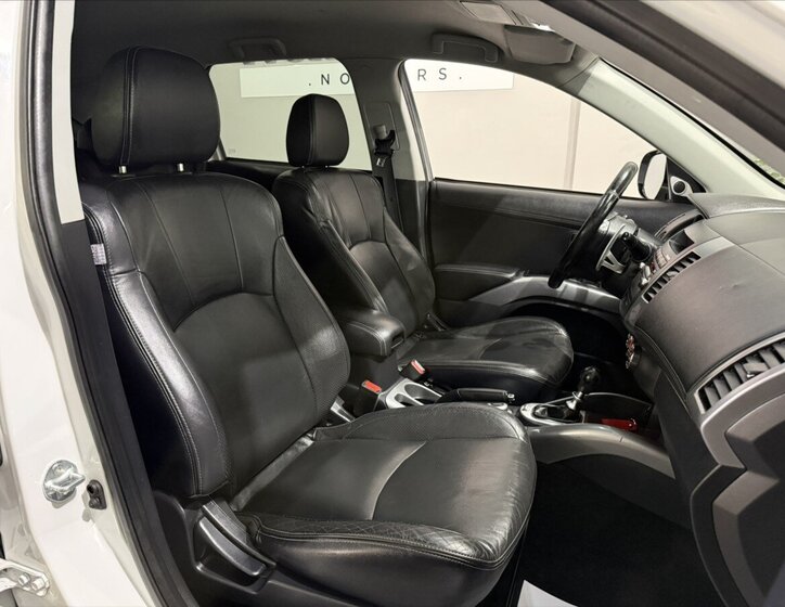 Mitsubishi Outlander SUV / Terénní 2,2 l 115 kw