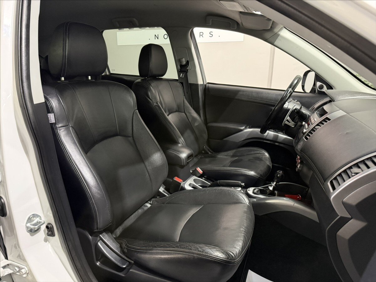 Mitsubishi Outlander SUV / Terénní 2,2 l 115 kw