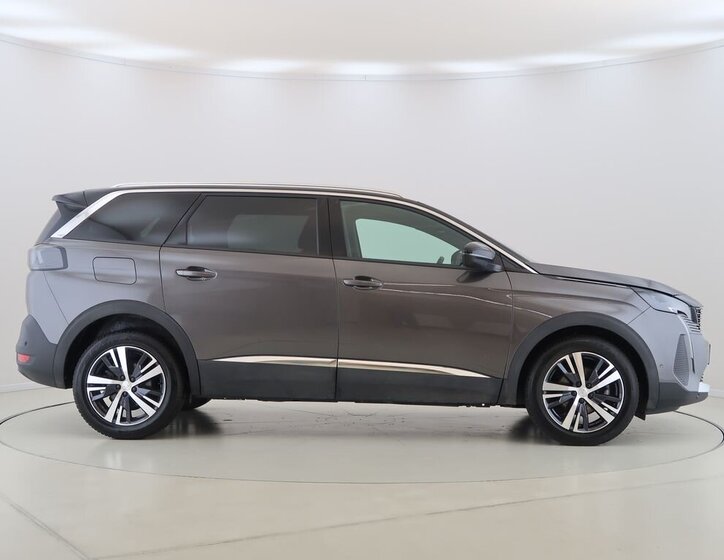 Peugeot 5008 SUV / Terénní 1,5 l 96 kw