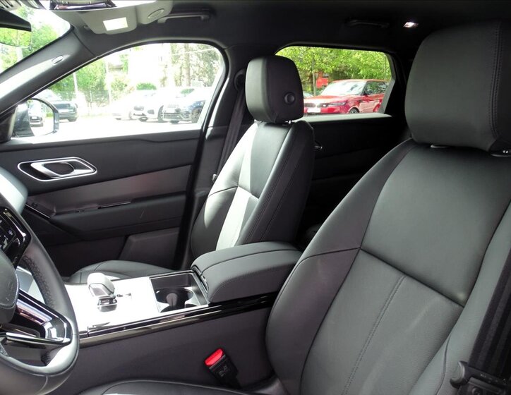 Land Rover Range Rover Velar SUV 2,0 l 150 kw